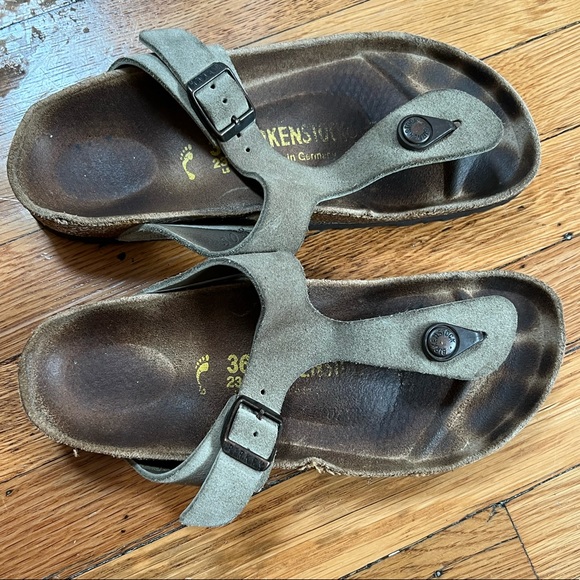 Birkenstock tan suede Gizah sandal in VGUC size 36 comfy and soft - Picture 7 of 13